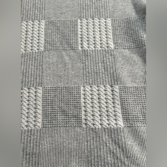 Belldini Gray and White Checkered Turtleneck Sweater, Size L - Picture 9 of 12